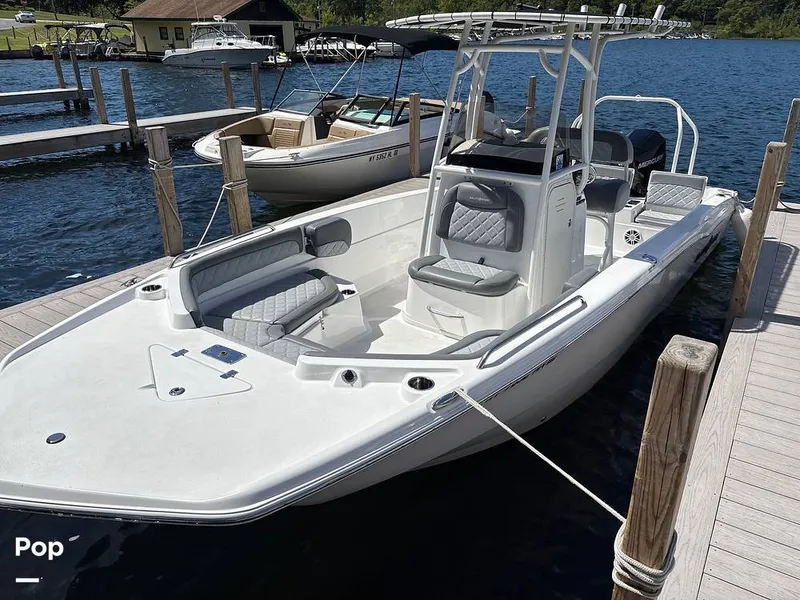 Slide: The Image of NauticStar 231H 2025 - 15902700