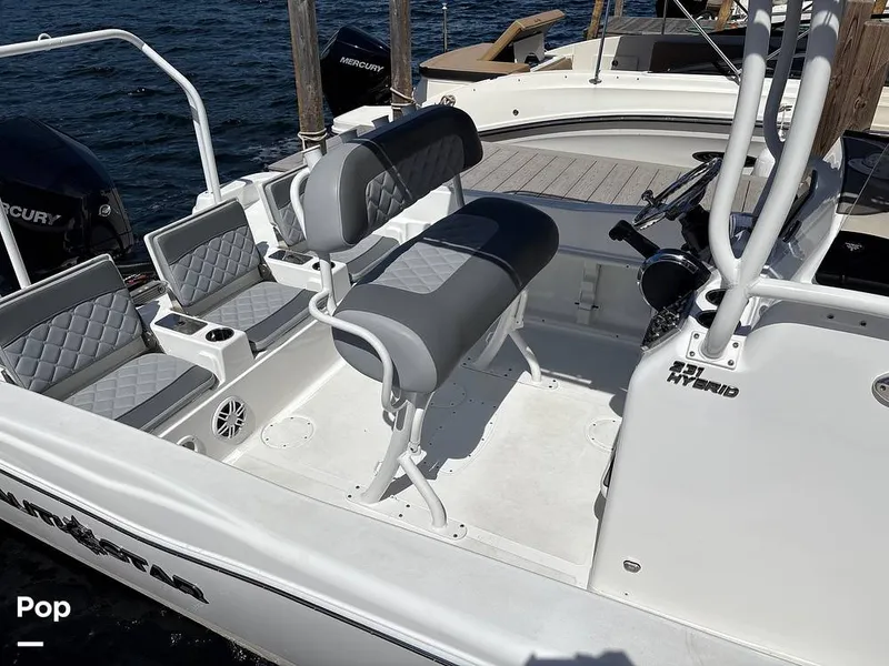 Slide: The Image of NauticStar 231H 2025 - 15902697