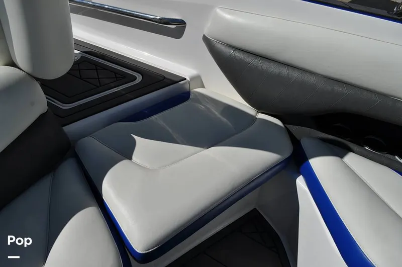 Slide: The Image of Malibu Sunscape 25 LSV 2004 - 15961204