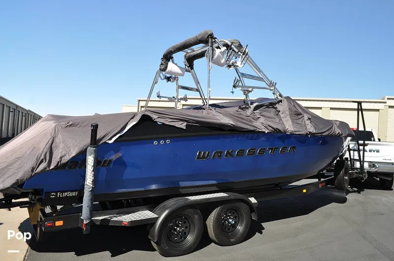 Slide: The Image of Malibu Sunscape 25 LSV 2004 - 15961145