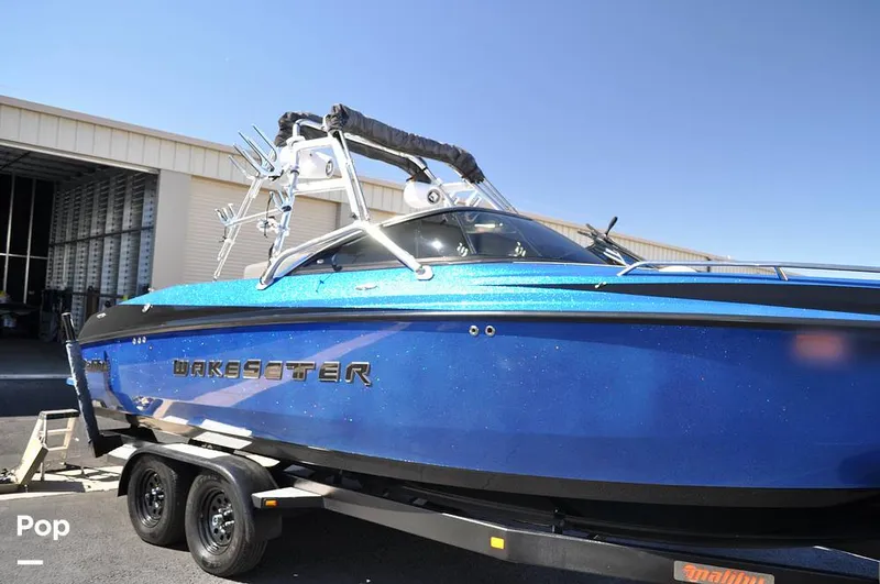 Slide: The Image of Malibu Sunscape 25 LSV 2004 - 15961215