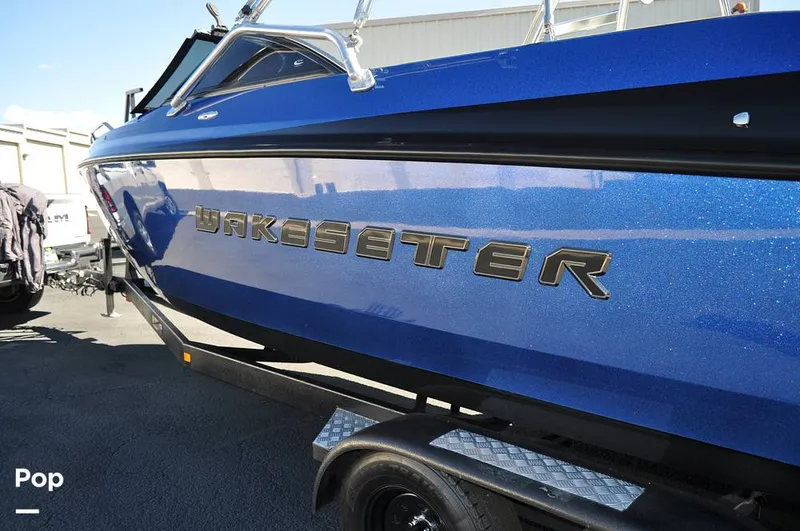 Slide: The Image of Malibu Sunscape 25 LSV 2004 - 15961127