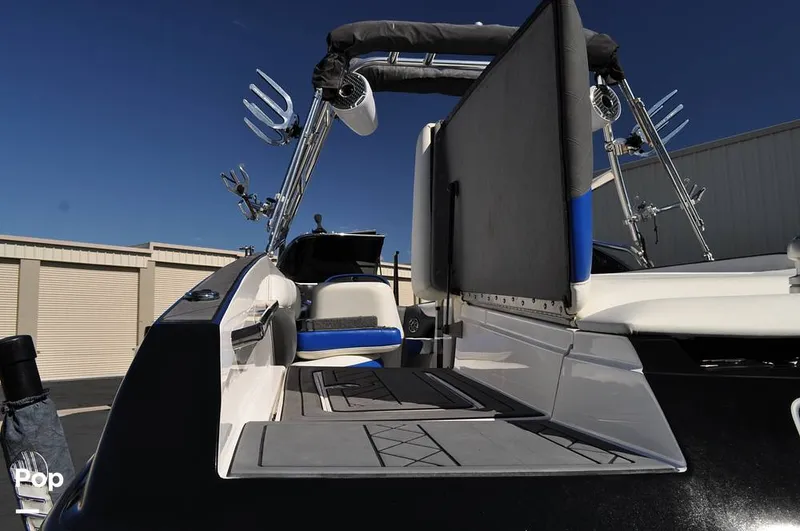 Slide: The Image of Malibu Sunscape 25 LSV 2004 - 15961129