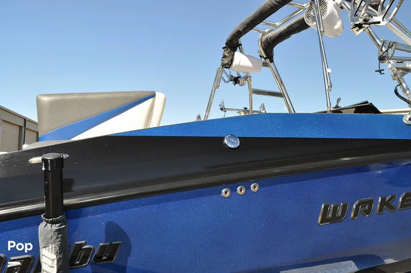 Slide: The Image of Malibu Sunscape 25 LSV 2004 - 15961136