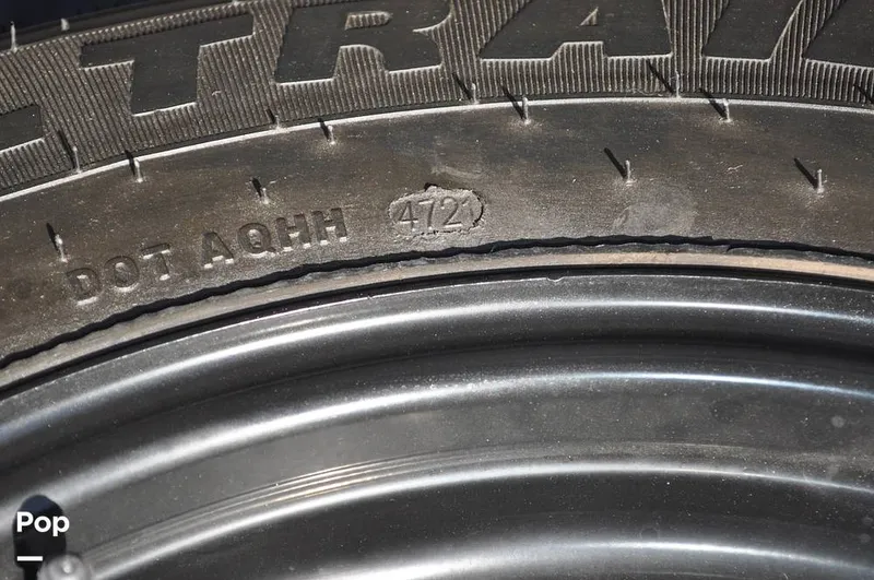 Slide: The Image of Malibu Sunscape 25 LSV 2004 - 15961137