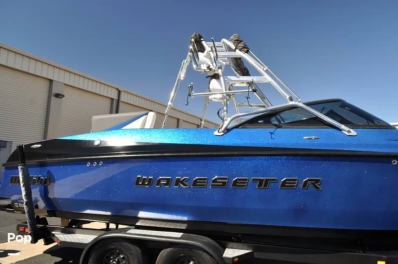 Slide: The Image of Malibu Sunscape 25 LSV 2004 - 15961139