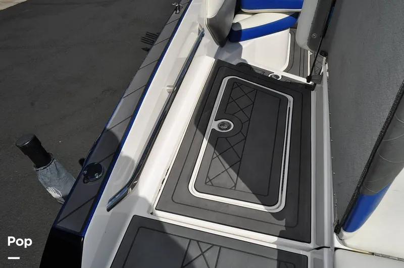 Slide: The Image of Malibu Sunscape 25 LSV 2004 - 15961143