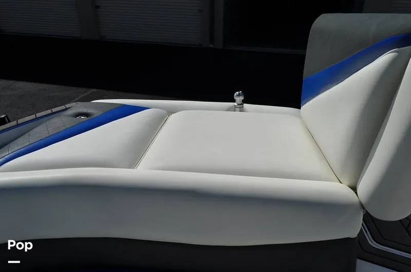 Slide: The Image of Malibu Sunscape 25 LSV 2004 - 15961148