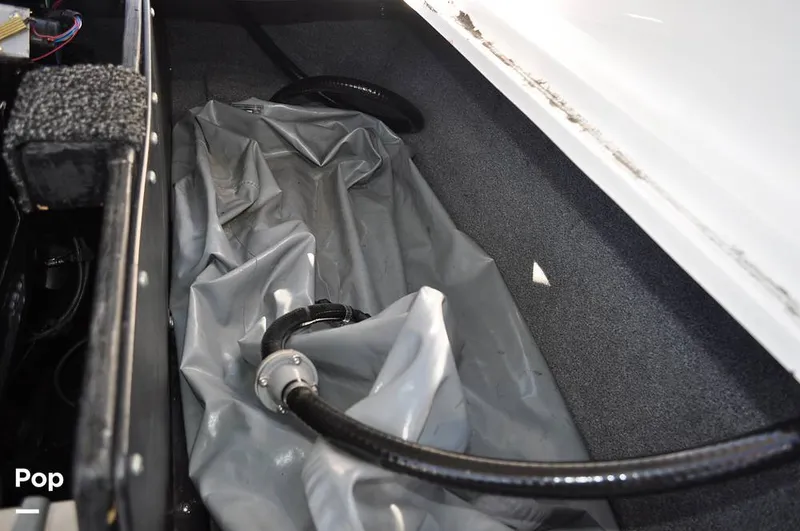 Slide: The Image of Malibu Sunscape 25 LSV 2004 - 15961154