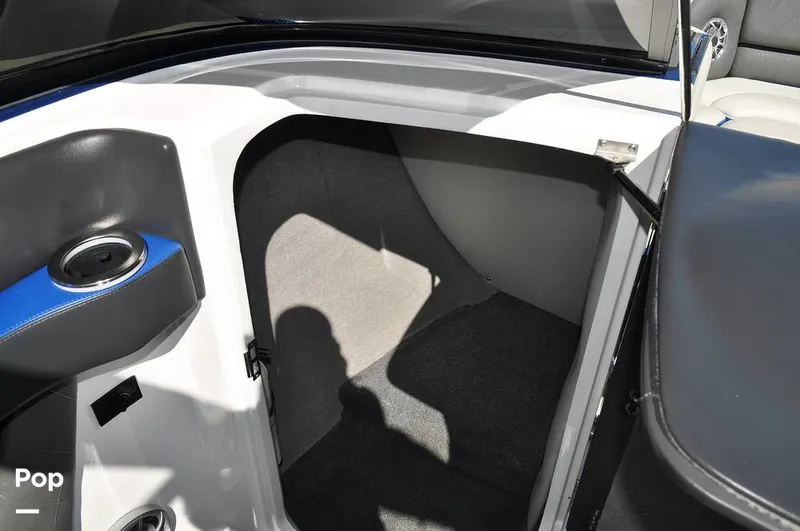 Slide: The Image of Malibu Sunscape 25 LSV 2004 - 15961175