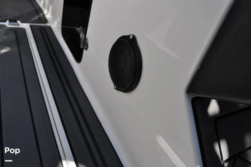 Slide: The Image of Malibu Sunscape 25 LSV 2004 - 15961179