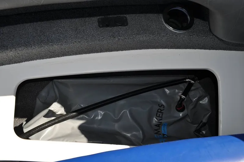 Slide: The Image of Malibu Sunscape 25 LSV 2004 - 15961184