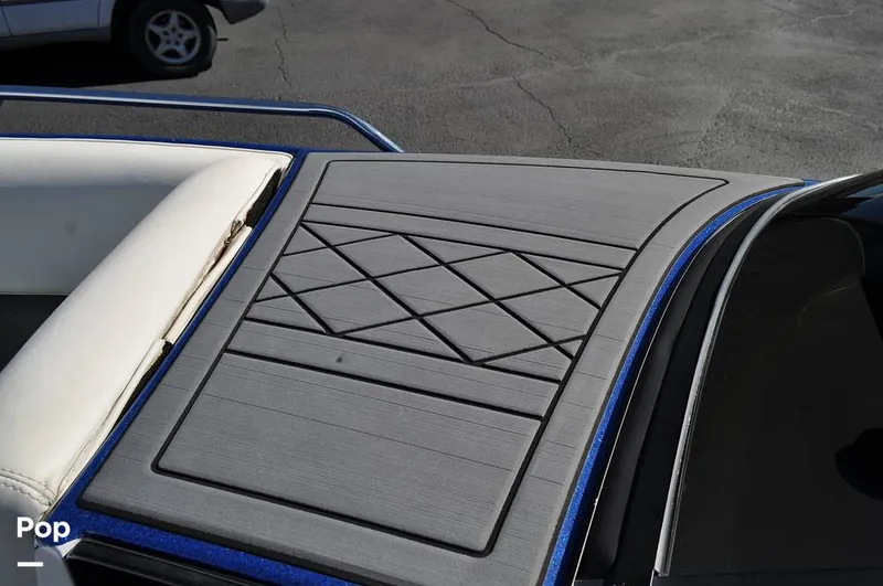 Slide: The Image of Malibu Sunscape 25 LSV 2004 - 15961188