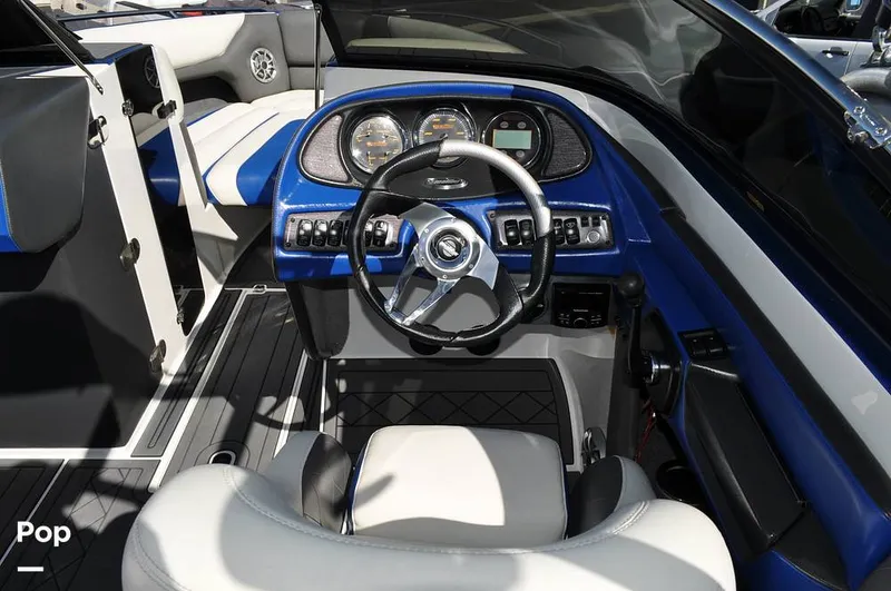 Slide: The Image of Malibu Sunscape 25 LSV 2004 - 15961191