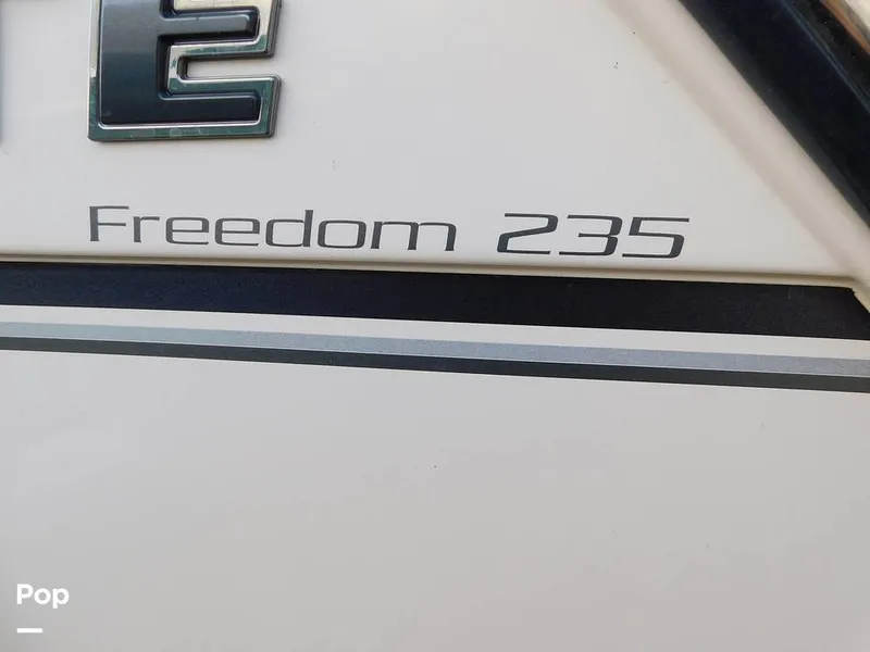 Slide: The Image of Grady-White Freedom 235 2018 - 15998658