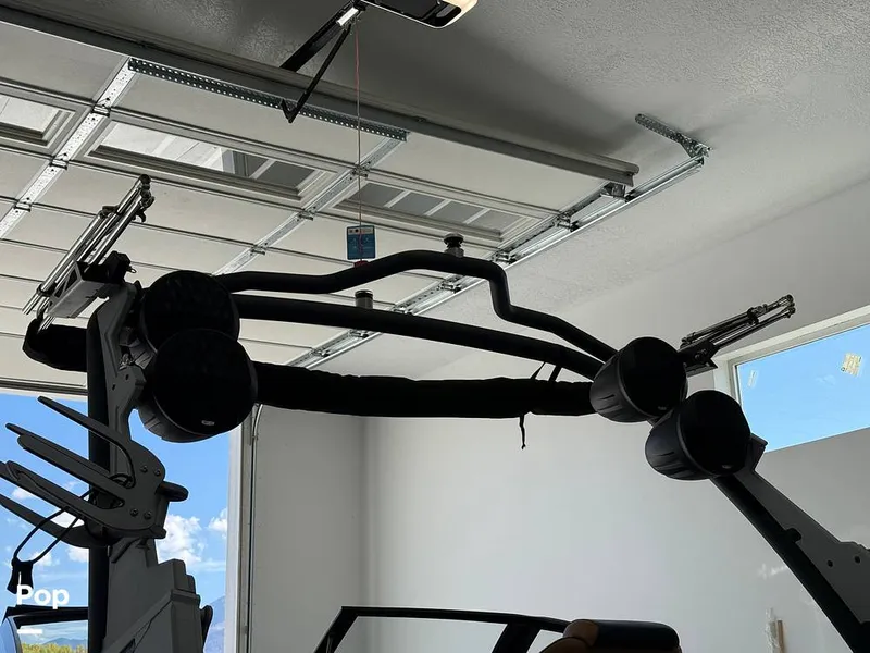 Slide: The Image of Malibu 26 LSV 2023 - 15952479