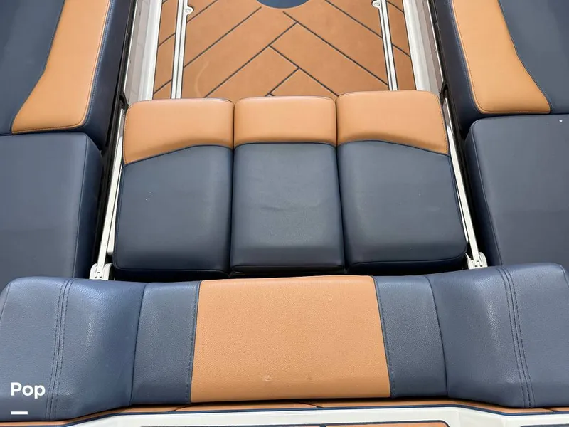 Slide: The Image of Malibu 26 LSV 2023 - 15952481