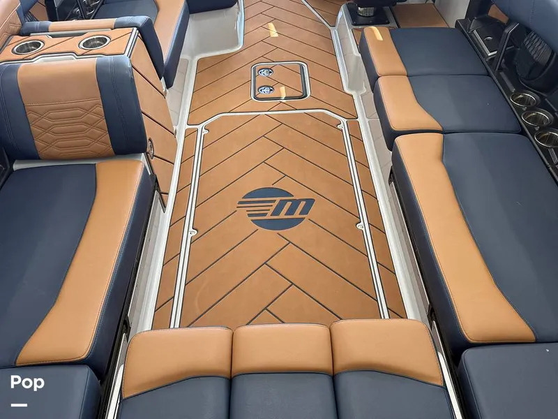 Slide: The Image of Malibu 26 LSV 2023 - 15952482