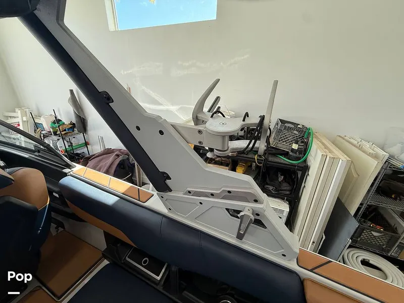 Slide: The Image of Malibu 26 LSV 2023 - 15952492