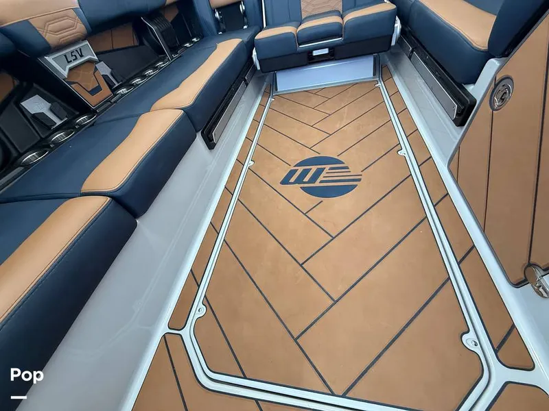 Slide: The Image of Malibu 26 LSV 2023 - 15952496