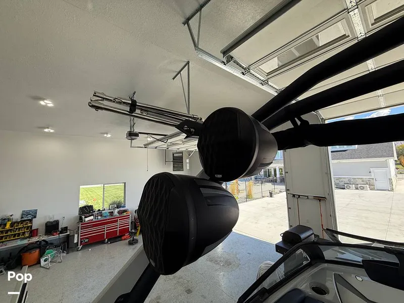 Slide: The Image of Malibu 26 LSV 2023 - 15952498