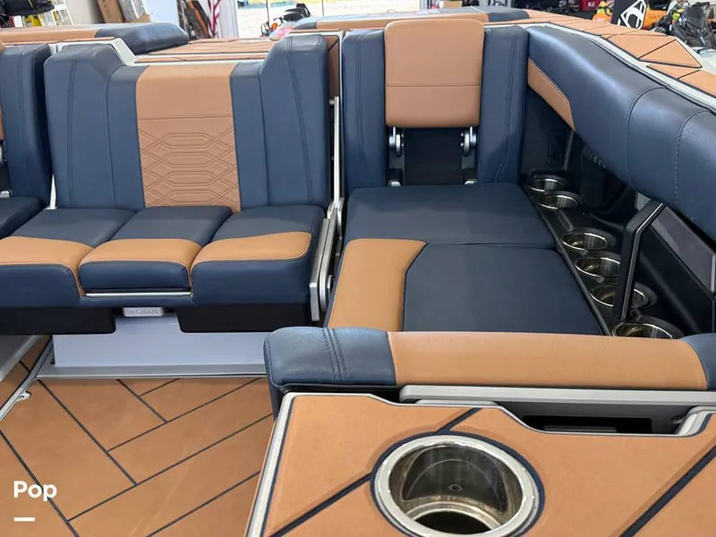 Slide: The Image of Malibu 26 LSV 2023 - 15952499