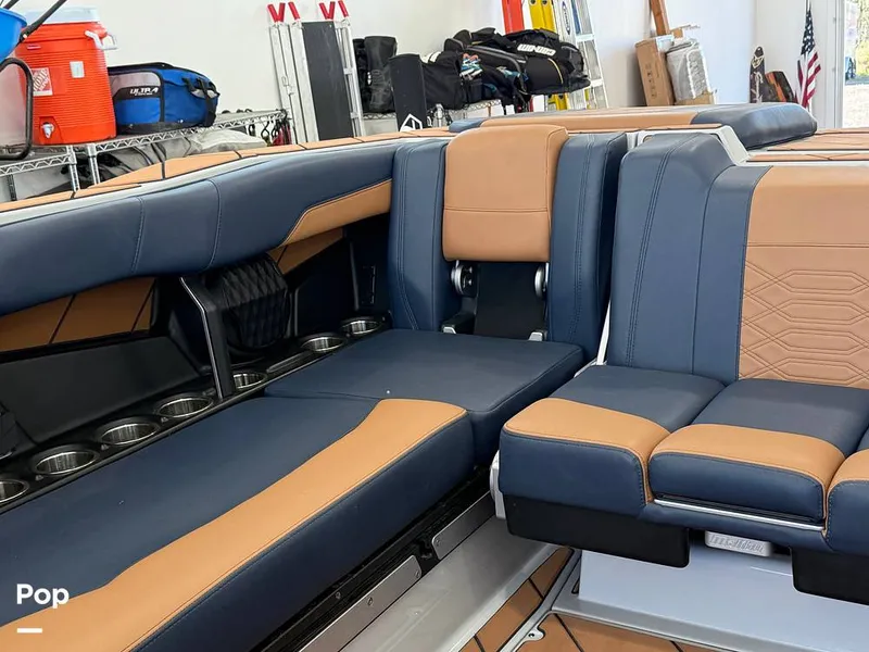 Slide: The Image of Malibu 26 LSV 2023 - 15952502