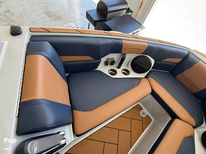 Slide: The Image of Malibu 26 LSV 2023 - 15952506