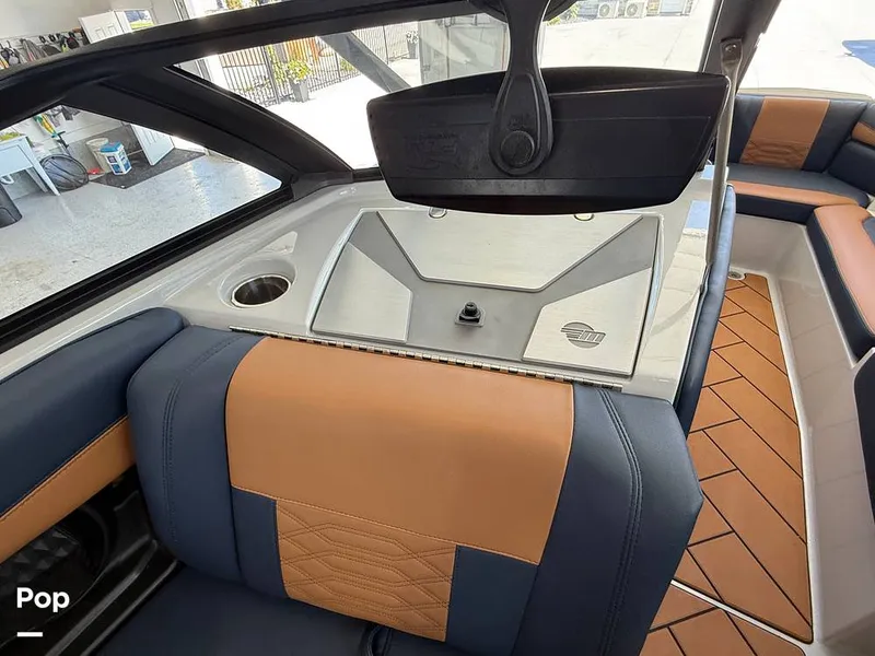 Slide: The Image of Malibu 26 LSV 2023 - 15952508