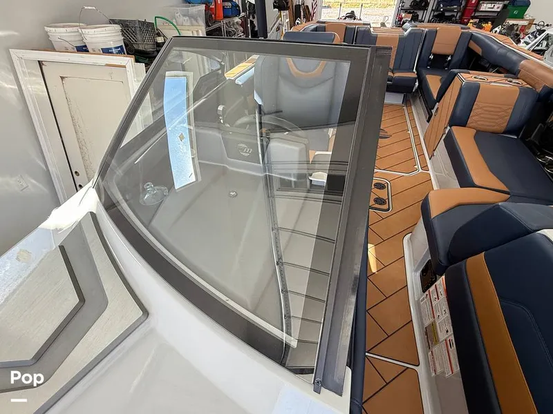 Slide: The Image of Malibu 26 LSV 2023 - 15952510