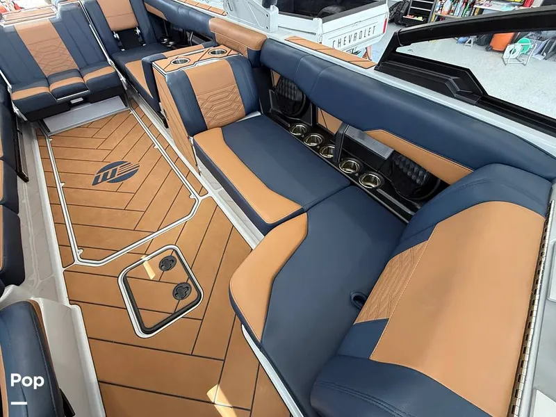 Slide: The Image of Malibu 26 LSV 2023 - 15952514