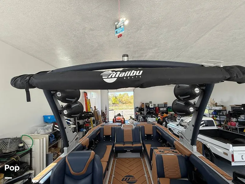 Slide: The Image of Malibu 26 LSV 2023 - 15952517