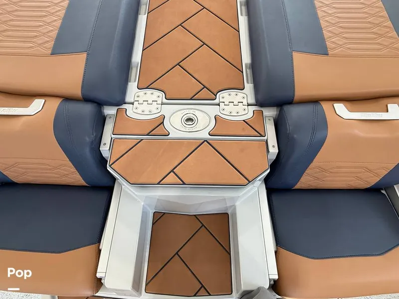 Slide: The Image of Malibu 26 LSV 2023 - 15952470