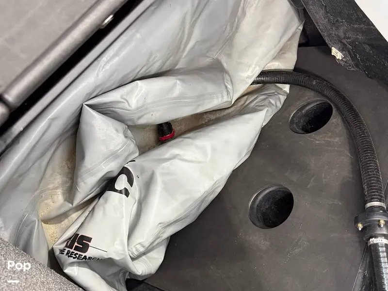 Slide: The Image of Malibu 26 LSV 2023 - 15952525