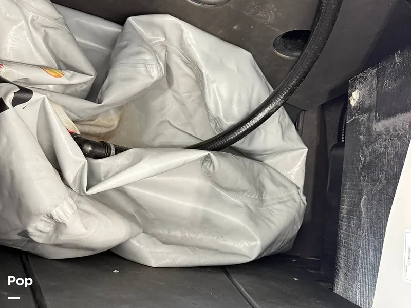 Slide: The Image of Malibu 26 LSV 2023 - 15952526