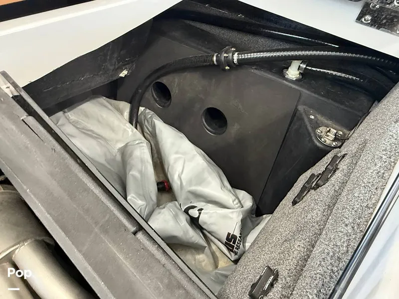 Slide: The Image of Malibu 26 LSV 2023 - 15952528