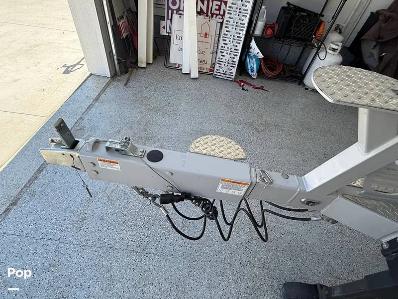 Slide: The Image of Malibu 26 LSV 2023 - 15952532