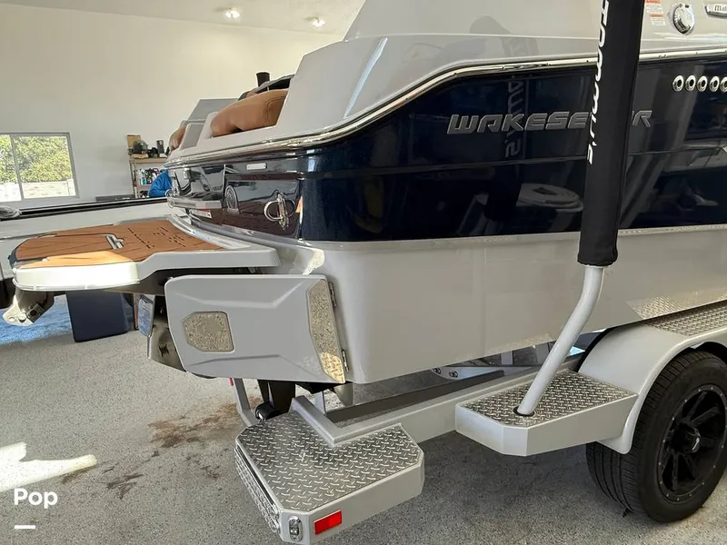 Slide: The Image of Malibu 26 LSV 2023 - 15952708