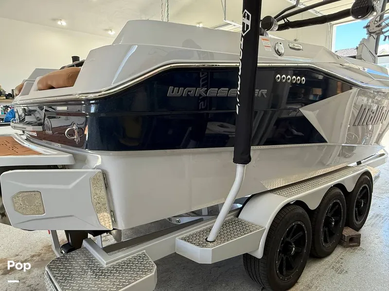 Slide: The Image of Malibu 26 LSV 2023 - 15952709