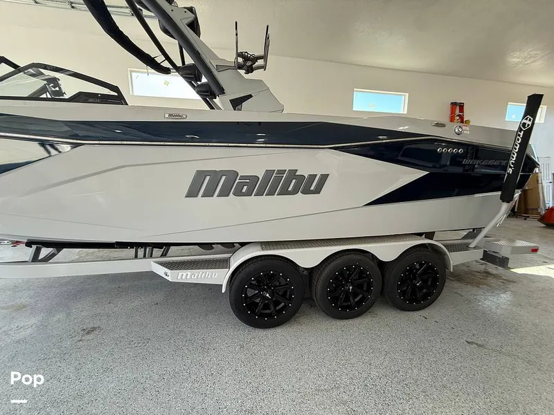 Slide: The Image of Malibu 26 LSV 2023 - 15952720