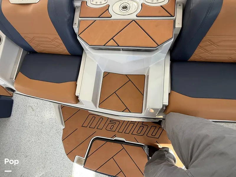 Slide: The Image of Malibu 26 LSV 2023 - 15952473