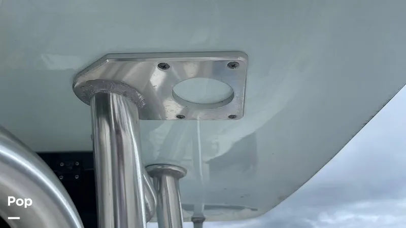 Slide: The Image of Outrigger Bracing - 15946912