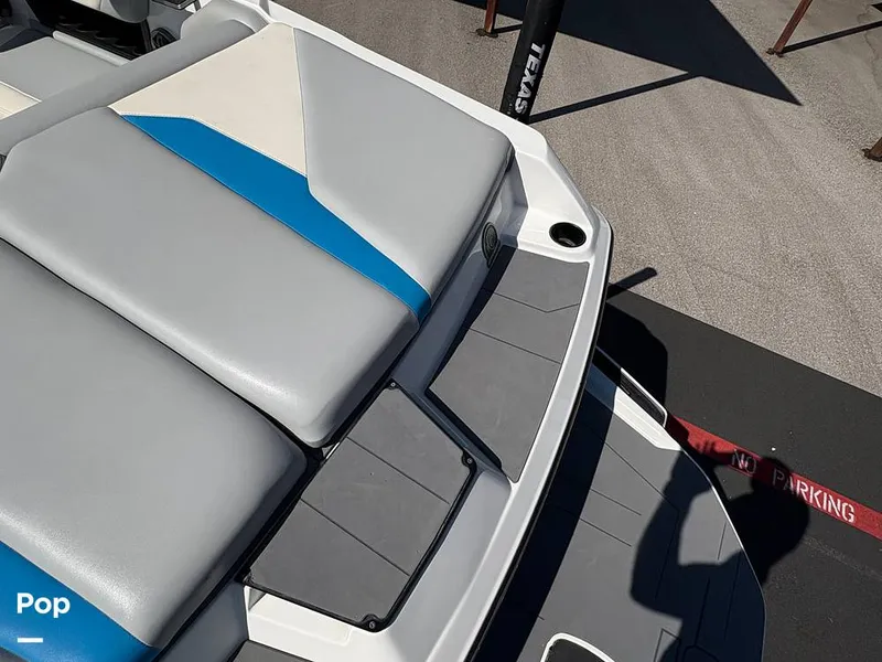 Slide: The Image of Axis A22 2022 - 15978128