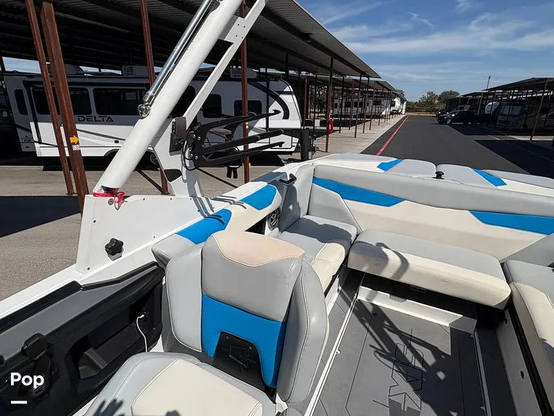 Slide: The Image of Axis A22 2022 - 15978170