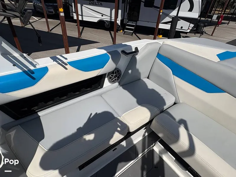 Slide: The Image of Axis A22 2022 - 15978173