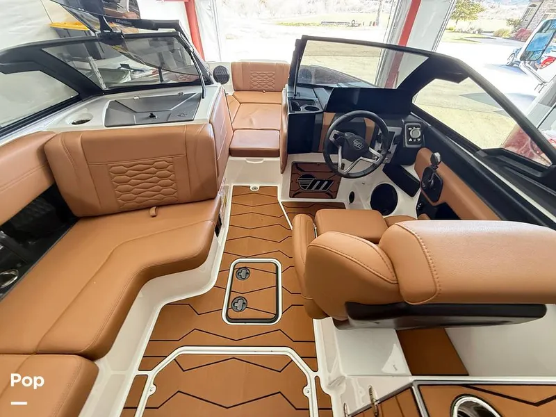 Slide: The Image of Malibu Wakesetter 24 MXZ 2025 - 16049657