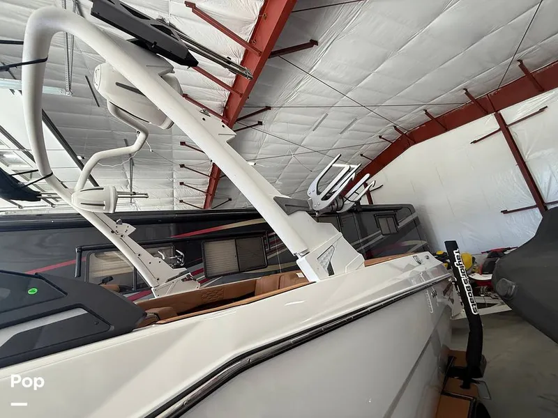 Slide: The Image of Malibu Wakesetter 24 MXZ 2025 - 16049680