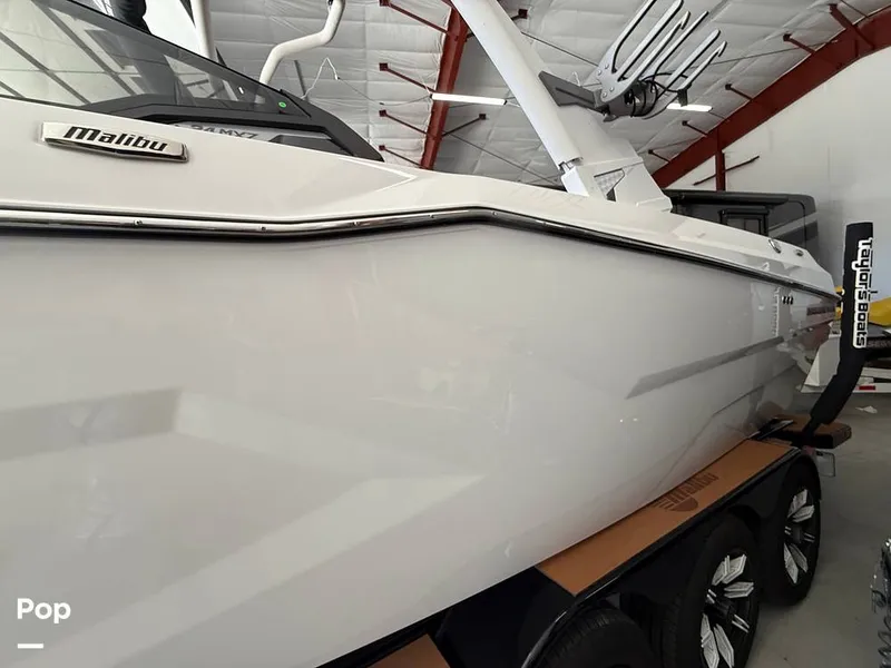 Slide: The Image of Malibu Wakesetter 24 MXZ 2025 - 16049681