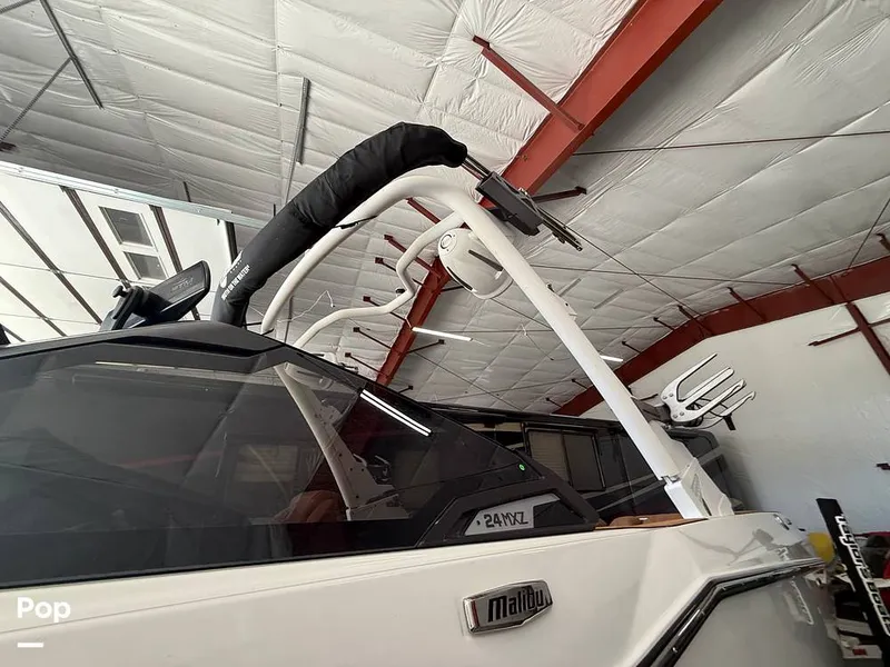 Slide: The Image of Malibu Wakesetter 24 MXZ 2025 - 16049685