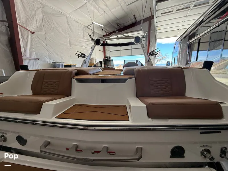 Slide: The Image of Malibu Wakesetter 24 MXZ 2025 - 16049886